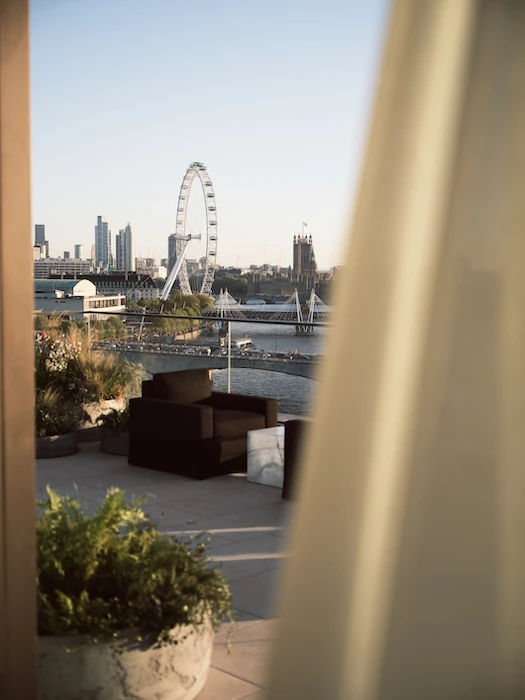 River Loft interior gallery at 180 The Thames