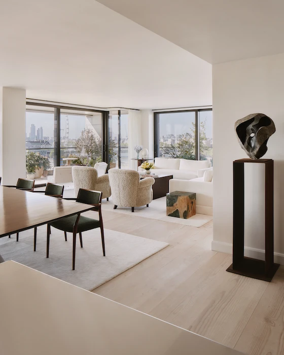River Loft dining area at 180 The Thames